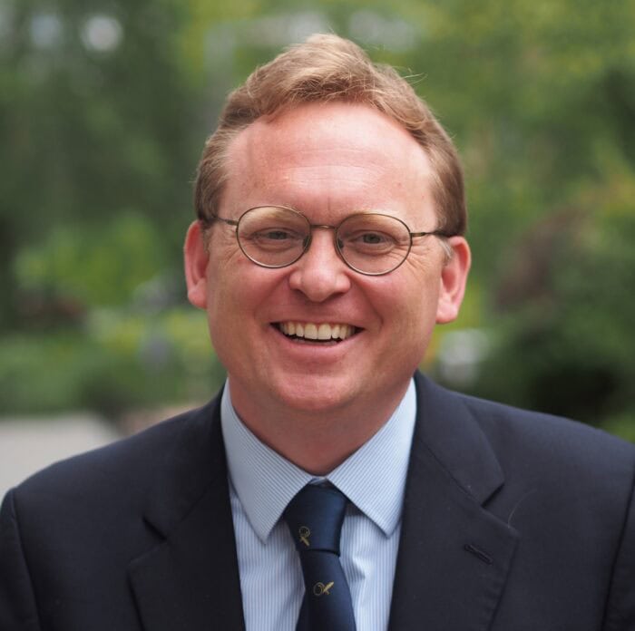 Photo of Prof Robert Hadfield